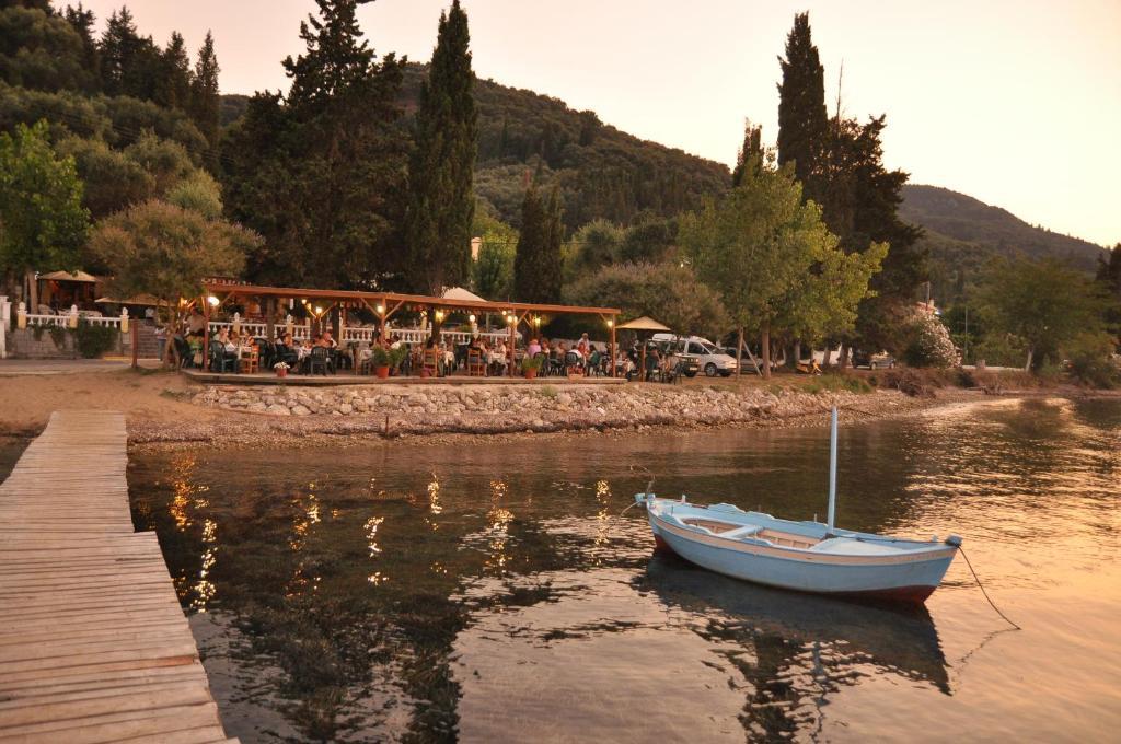 Hotel Penelope Mpoukaris Bagian luar foto